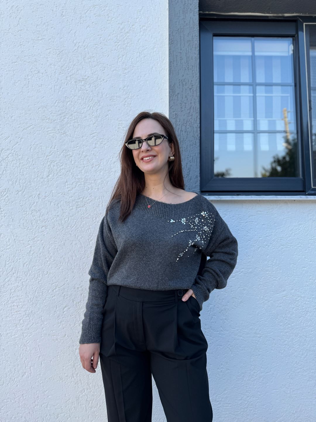 Antrasit Kayık Yaka Taşlı Kazak