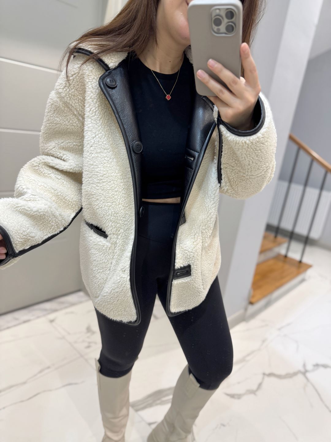 Siyah Çift Yönlü Peluş Mont