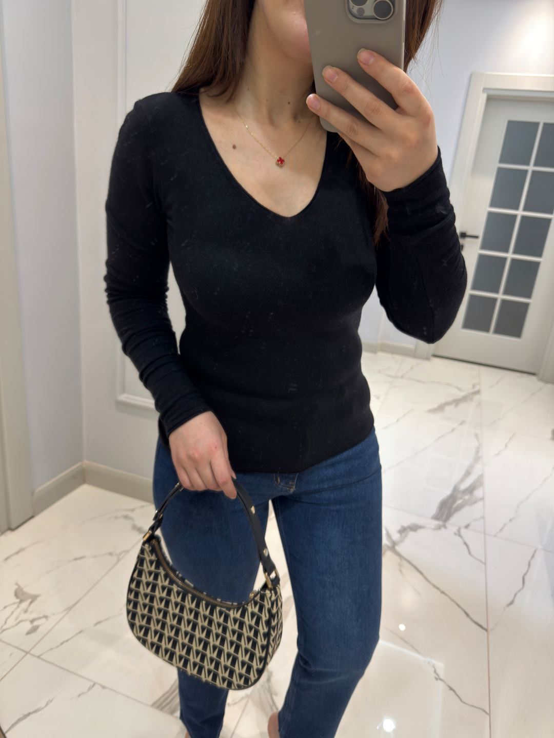 Siyah V Yaka Kaşmirli Triko