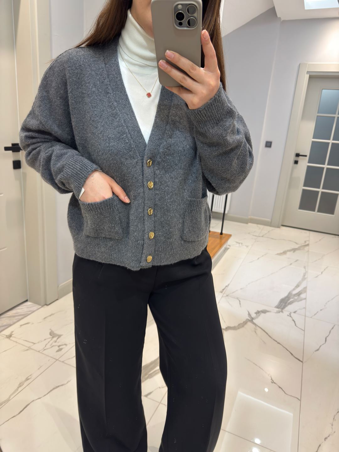 Antrasit V Yaka Düğmeli Cepli Triko Hırka