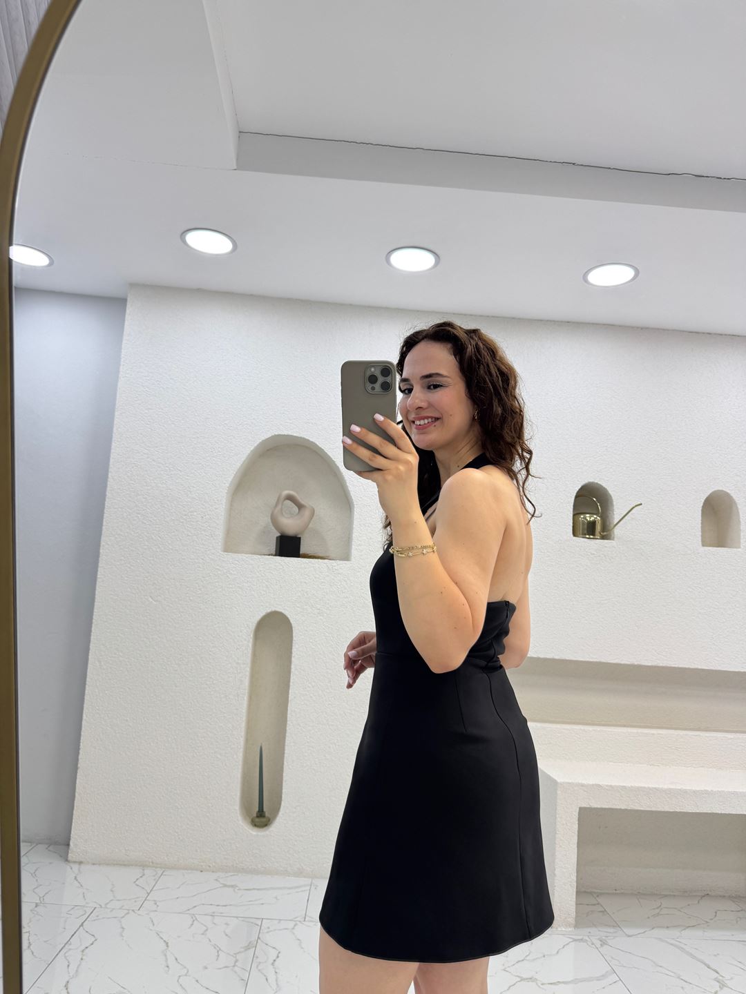Siyah Boyundan Geçmeli Mini Elbise