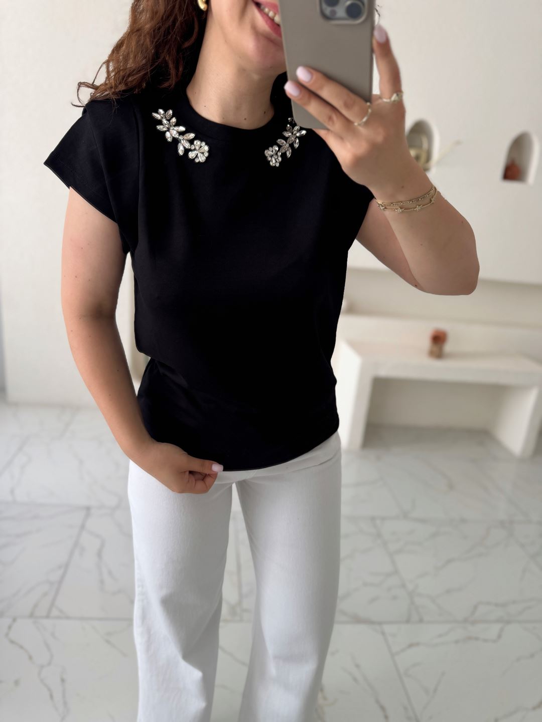 İPKYL Siyah Yakası Taşlı Modal Bluz