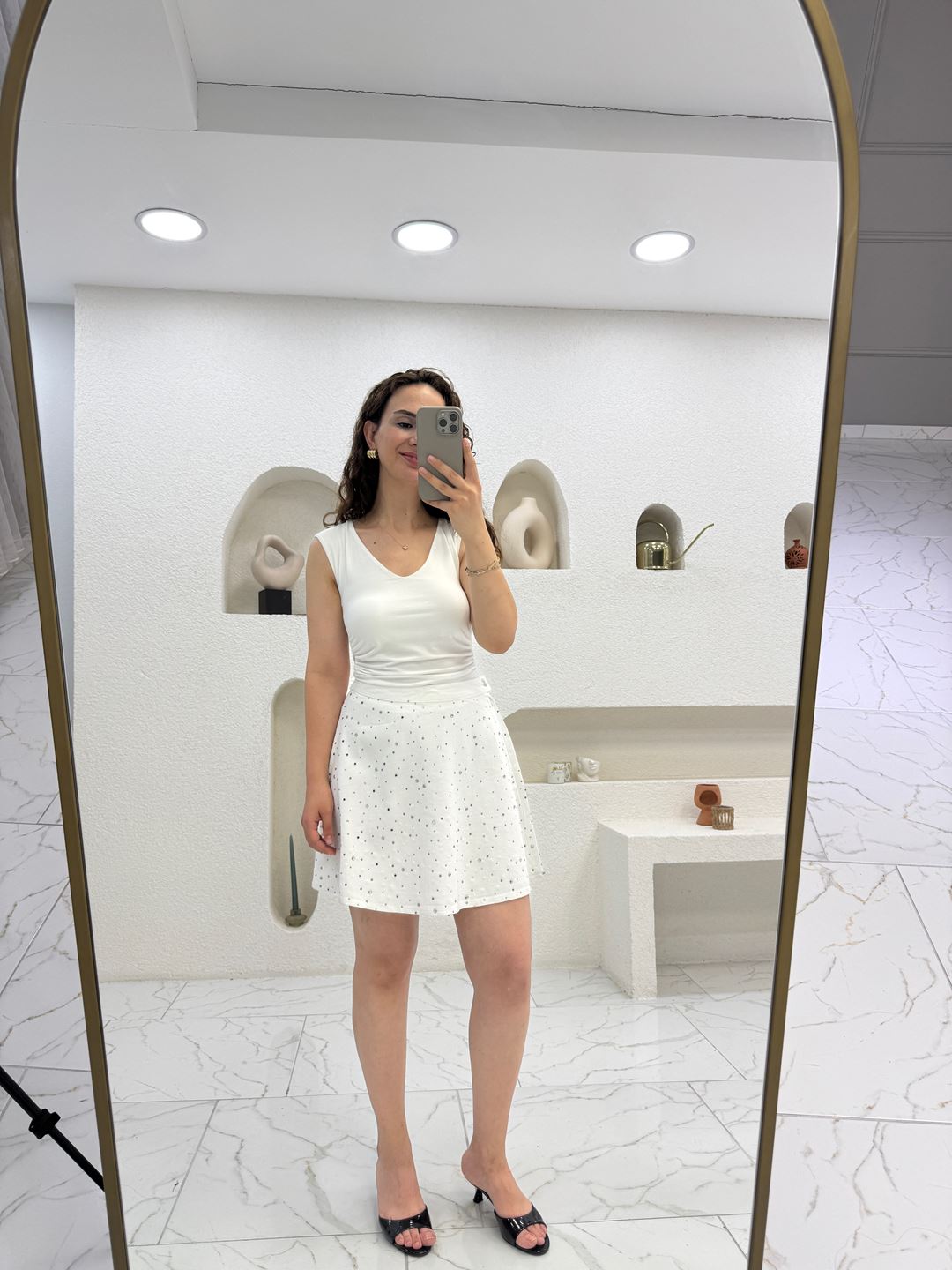 Beyaz Silver Taş Detaylı Mini Etek