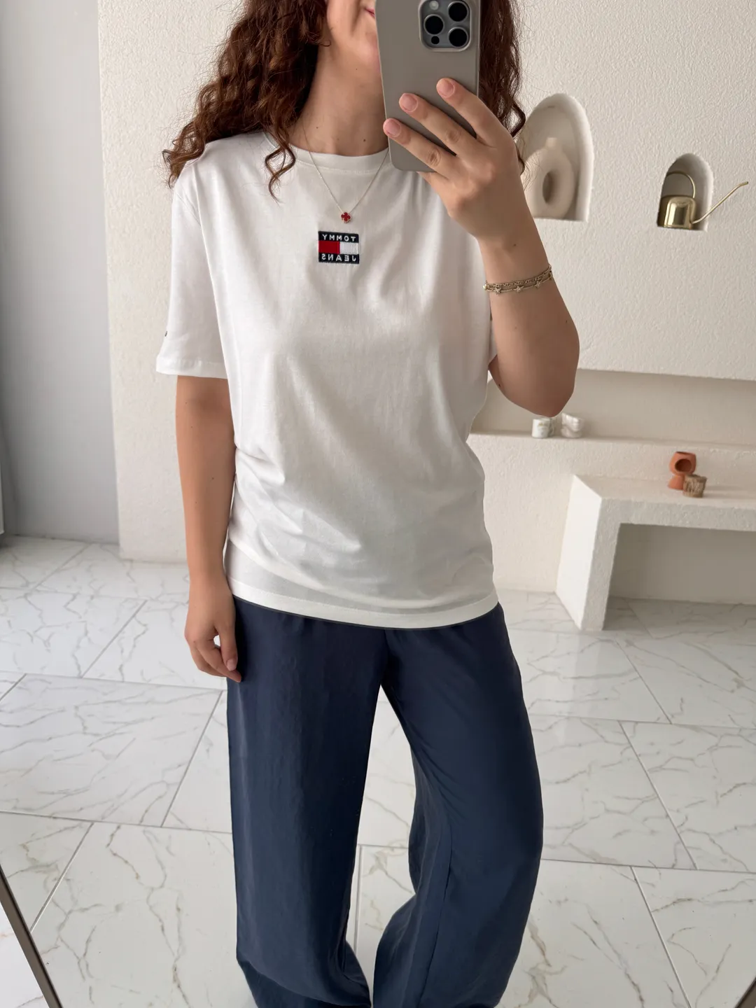 Beyaz Orijinal Marka Önü Baskılı T-Shirt
