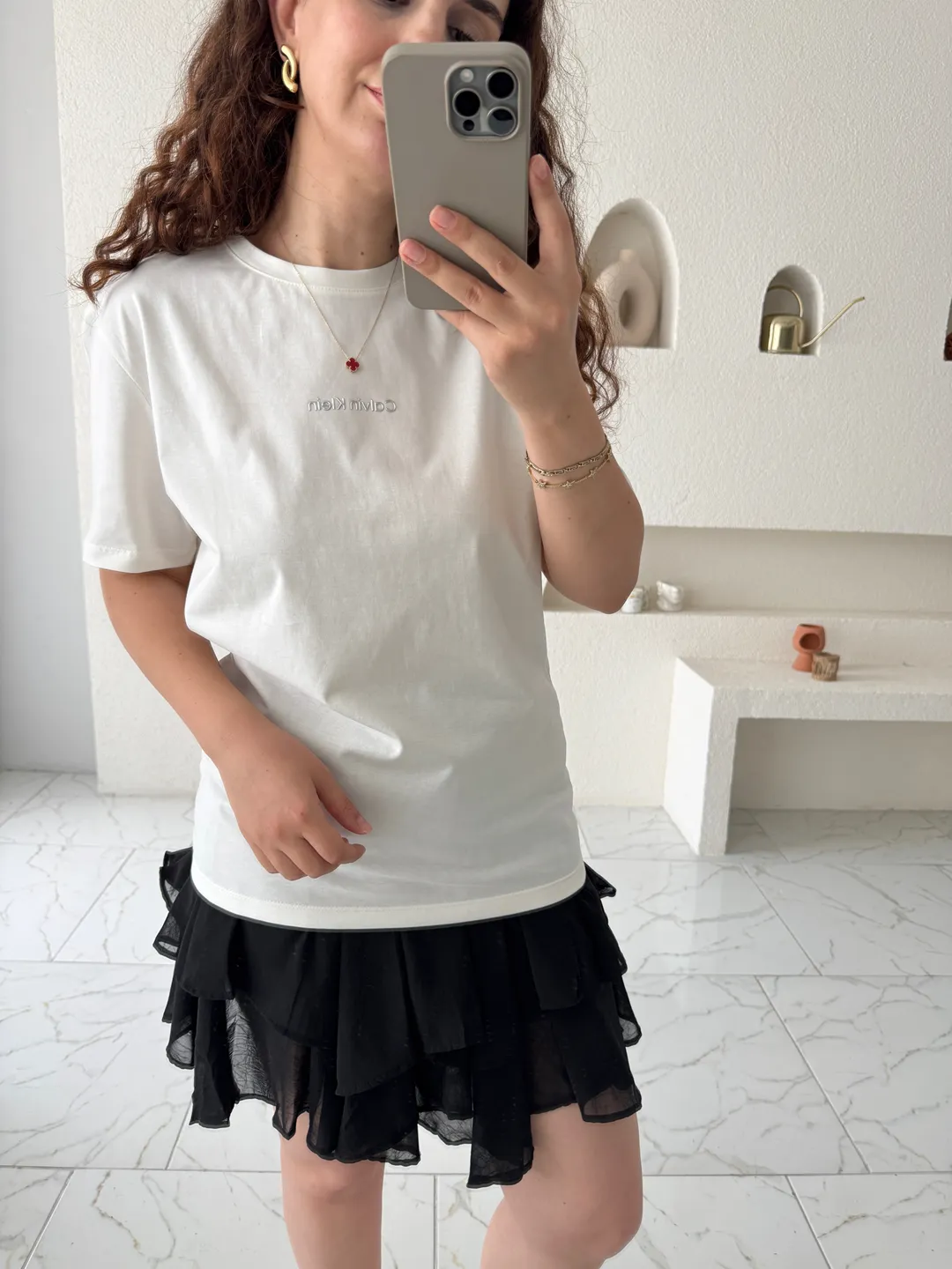 Beyaz Marka Model Kabartma Yazılı Basic T-Shirt
