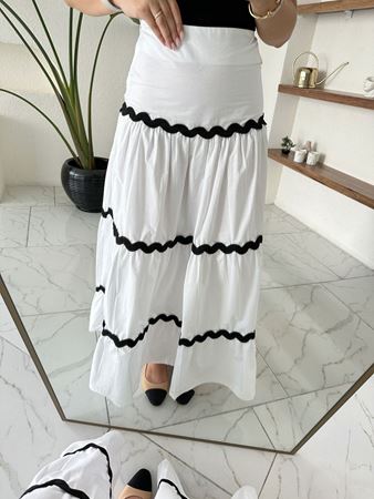Beyaz Dantel Detaylı Büzgülü Poplin Etek