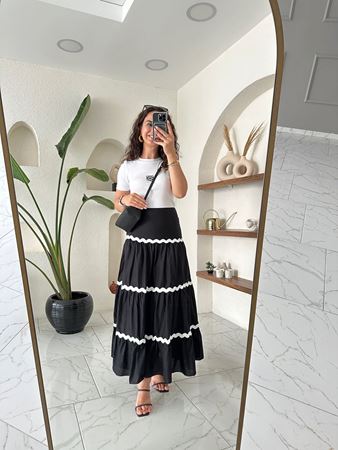 Siyah Dantel Detaylı Büzgülü Poplin Etek