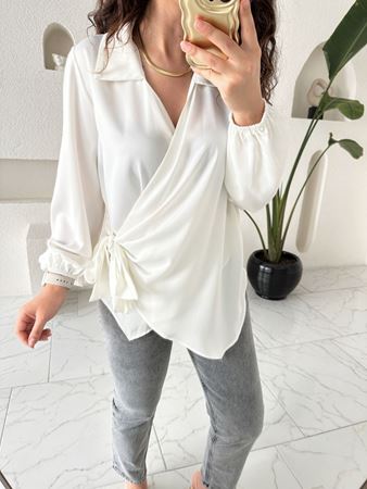 Beyaz Kruvaze Yaka Bağlamalı Gömlek