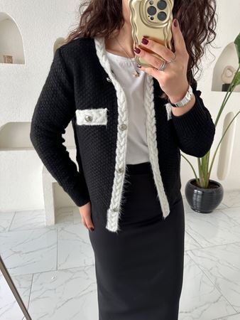 Siyah-Ekru Hakim Yaka Gold Düğme Detaylı Saç Örgülü Hırka