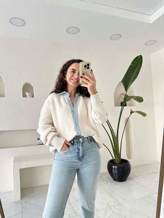 Ekru Kot Detaylı Çıtçıt Düğmeli Tasarım Hırka