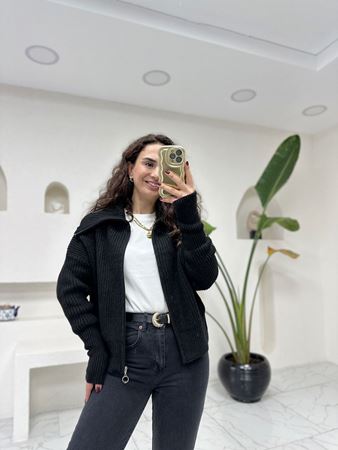 Siyah Fermuarlı Örgü Hırka