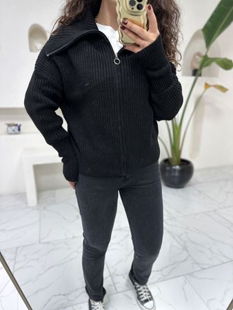 Siyah Fermuarlı Örgü Hırka