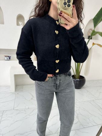 Siyah Kalp Düğmeli Yumoş Hırka