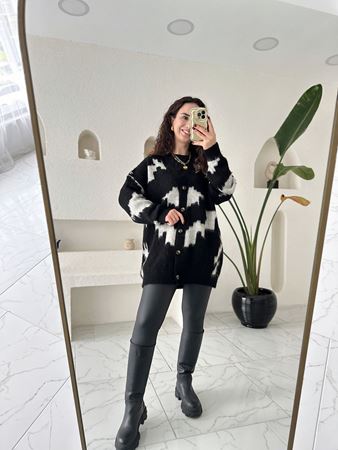 Siyah Ekru V Yaka Oversize Hırka