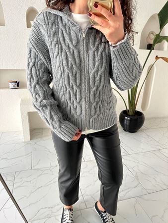 Gri Kapüşonlu Saç Örgü Fermuar Detaylı Hırka