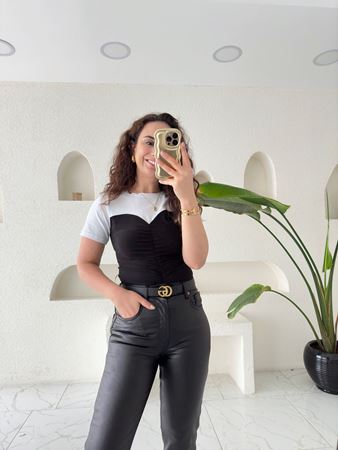 Siyah Beyaz Büstiyer Görünümlü Drape Detaylı Bluz