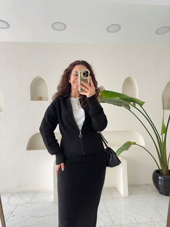 Siyah Fermuarlı Hırka Etek Havlu Takım