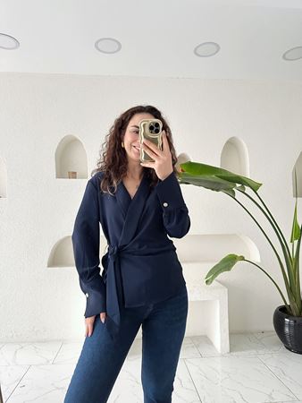 Lacivert Şal Yaka Bağlama Detaylı Bluz