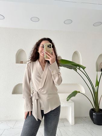 Bej Şal Yaka Bağlama Detaylı Bluz