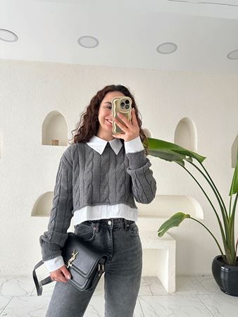 Gri Gömlek Detaylı Saç Örgü Crop Triko