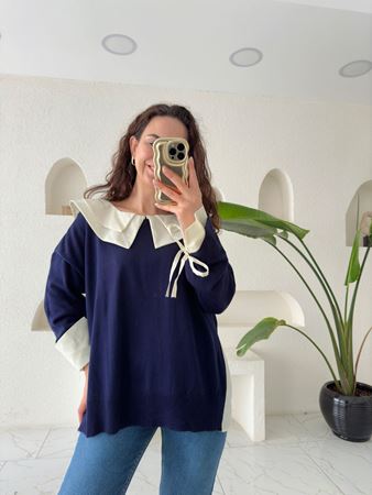 Marka Model Lacivert Yaka Detaylı Triko Bluz