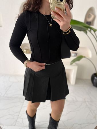 Siyah Dikiş Detaylı Bisiklet Yaka Bluz