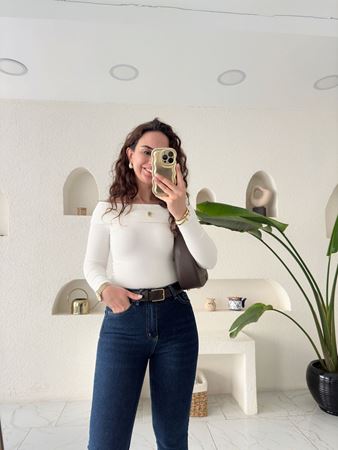 Beyaz Madonna Yaka Bluz