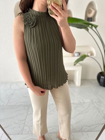 MNG Haki Gül Broşlu Bluz