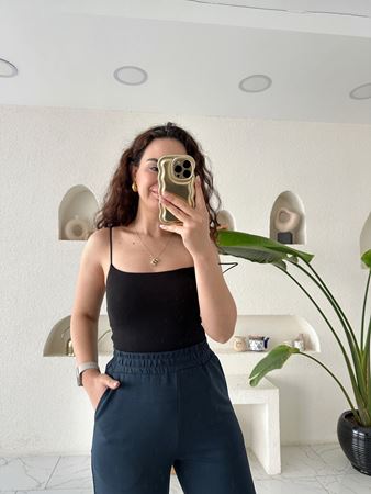 Siyah İp Askılı Atlet