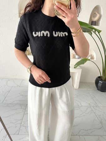 Siyah Mıu Mıu Yazı ve İnci Detay Triko Bluz