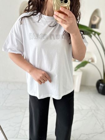 Beyaz Mun Mun Yazı ve Taş Detaylı T-Shirt