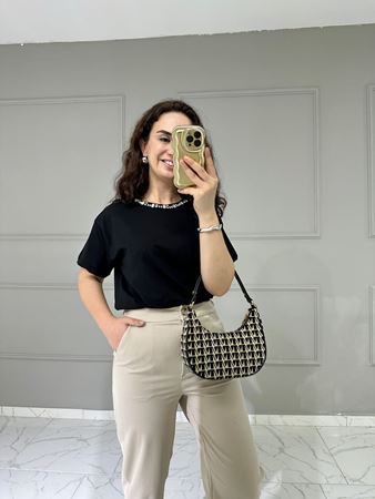 Siyah Bisiklet Yaka Parlak Taş Detaylı T-Shirt