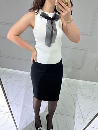 Beyaz Siyah Fiyonk Detaylı Triko Atlet