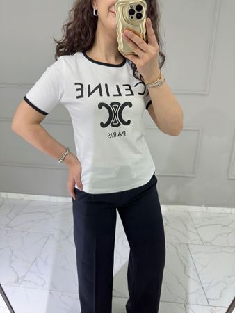 Ekru Yaka Biyeli Yazı Detaylı T-Shirt