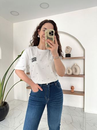 Beyaz Taşlı Yazı Detaylı T-Shirt
