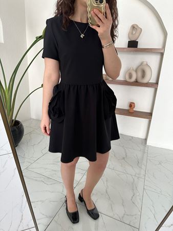 Siyah Gül Detaylı Elbise