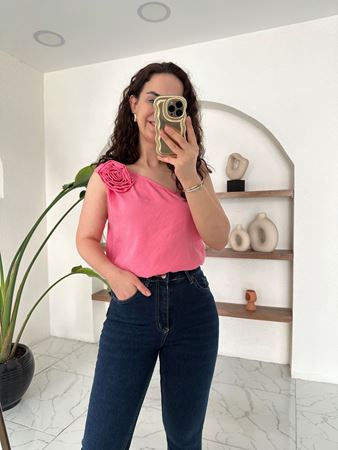 Pembe Gül Broşlu Tek Omuz Bluz
