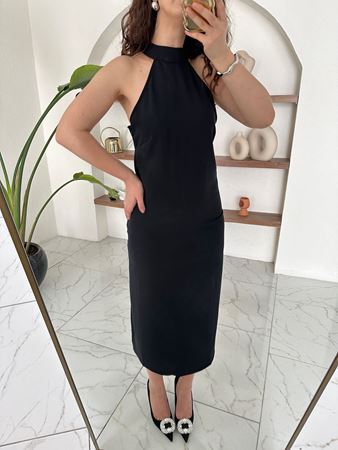 Siyah Halter Yaka Sırt Detaylı Elbise