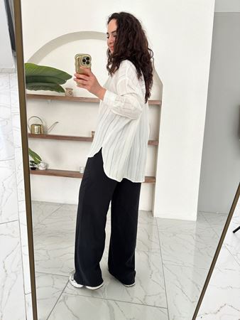 Beyaz Kendinden Desenli Gömlek