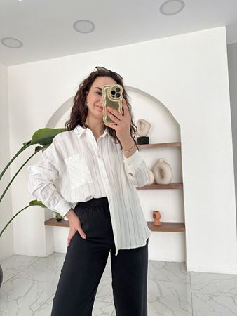 Beyaz Kendinden Desenli Gömlek