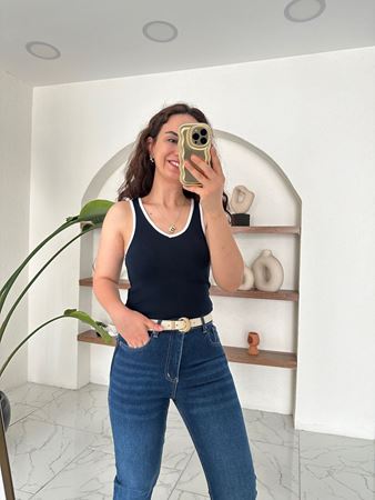 MD Lacivert V Yaka Biyeli Atlet