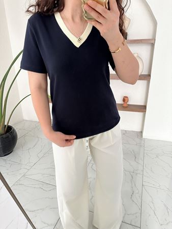 M.D. Lacivert Bej Biyeli V Yaka T-Shirt