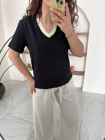 M.D. Siyah Bej Biyeli V Yaka T-Shirt