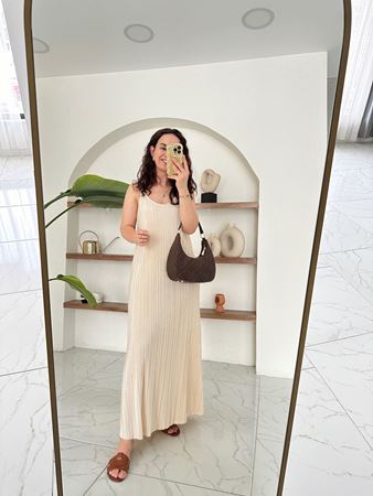 Bej İnce Pliseli İp Askılı Elbise