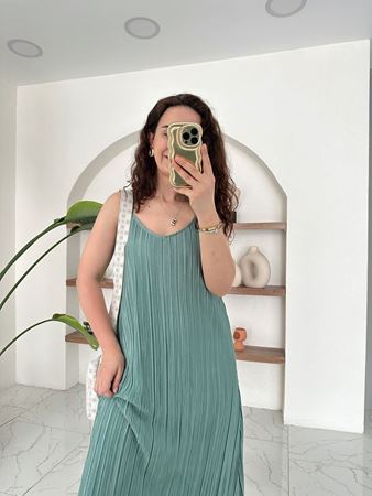 Haki İnce Pliseli İp Askılı Elbise