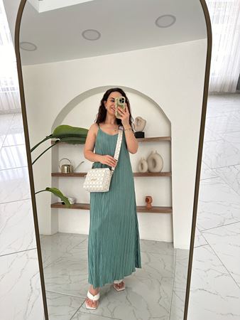 Haki İnce Pliseli İp Askılı Elbise