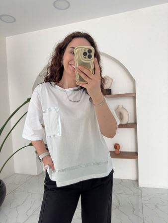 Beyaz Silver Detaylı Torba Cepli T-Shirt