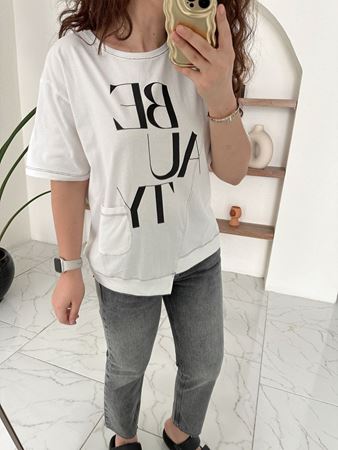 Beyaz Yazı Ve Cep Detaylı T-Shirt