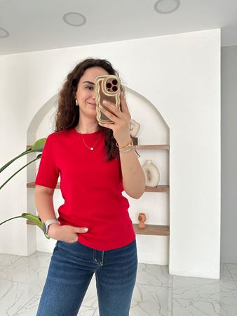 M.D Kırmızı Bisiklet Yaka Basic T-Shirt