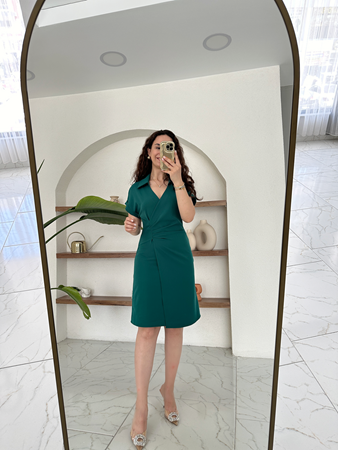 Zümrüt Yeşil Drapeli Gömlek Yaka Beli Lastikli Elbise